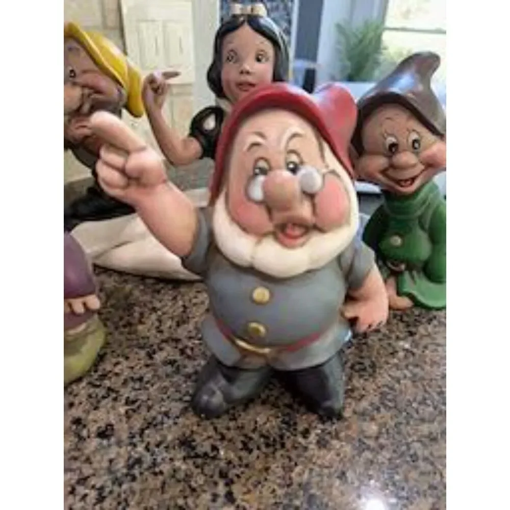 Vtg Disney Ceramic Snow White and 7 Dwarfs Figurine Set - Complete 8 piece